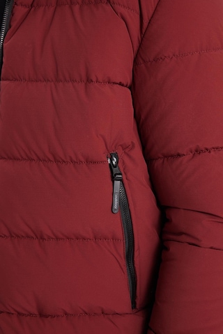Tudors Erkek Relax Fit Rahat Kesim Çift Cepli Çıkarılabilir Kapüşonlu Sıcak Tutan Bordo Şişme Mont-41930 Bordo