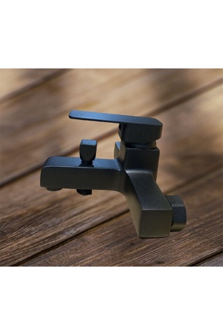 İsaoğlu Yapı Siyah Banyo Bataryası Mat Siyah Kare Banyo Musluğu Pirinç Malzeme Büyük Kare Model Siyah