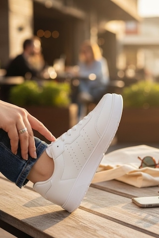 Enoch Erkek Günlük Spor Ayakkabı Düz Tabanlı Sneaker Perfore Detaylı Sade Ve Hafif Model Beyaz