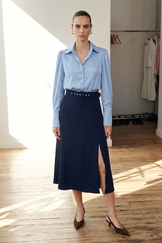 Sateen Kemerli Yırtmaç Detaylı Kloş Etek - Lacivert-137418