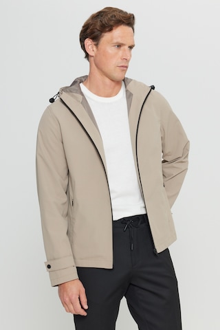 Altınyıldız Classıcs Erkek Bej Softshell Standart Fit Normal Kesim Kapüşonlu Cepli Mont