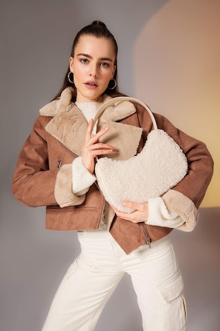 Defacto Kadın El Pelüş Çantası B0802AXNSBG26 Bej