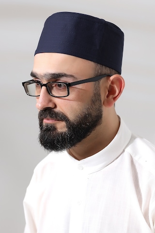 Lacivert Kapitone Elif Vav Nakışlı Kalıp Namaz Takkesi Lacivert