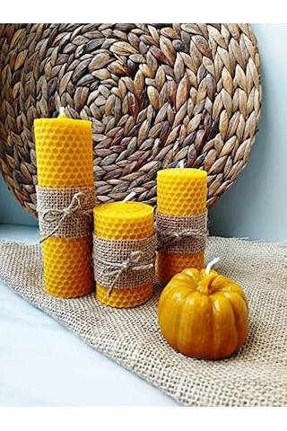 Petekoğlu Balmumu Mum Dekoratif Hediye Kutusu 4 Lü Set Doğal Petek Beeswax Candle Bal Kabağı Jüt Kumaş Enerji Sınıfı A 000 Açık Krem