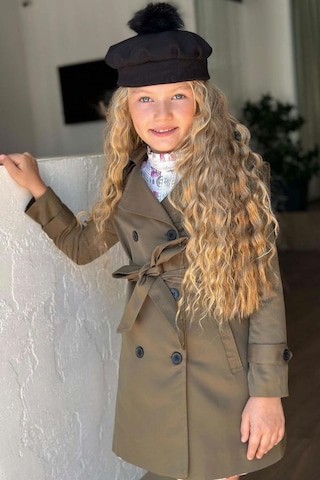 Riccotarz Kız Çocuk Üzeri Dantel İşlemeli Elbise Çift Cep Detaylı Kemerli Yeşil Trençkot Yeşil