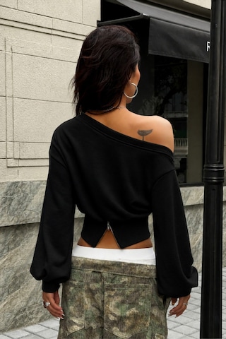 Tarz Cool Kadın Asimetrik Yaka Crop Sweatshirt Omuz Dekolteli Büzgülü Fermuar Detaylı Siyah