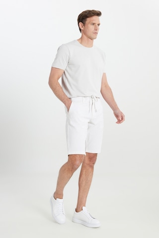 AC&Co / Altınyıldız Classics Erkek Ekru Vızon Slim Fit Dar Kesim Yan Cepli Gofre Desenli Şort Ekru Vızon Ekru
