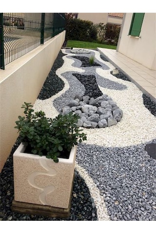 Siyah Dolomit Taşı 3 KG 4-6 CM Bahçe Taşı Siyah Bazalt Taşı