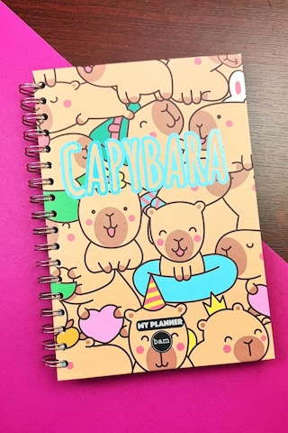 Sevimli Capybara Tasarımlı Spiralli Sticker'lı Tarihsiz Konuşan Ajanda Haftalık Planlayıcı renkli