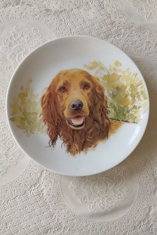 Köpek Figürlü Duvar Tabağı Kahverengi