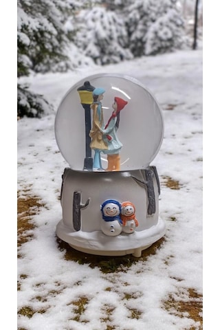 Romantik Sevgili Renk Değiştiren Ve Müzikli Orta Boy Kar Küresi