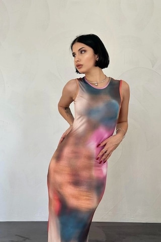 Defymoda Bej Batik Desenli Elbise Bej