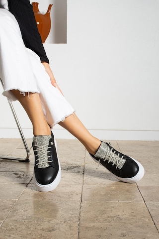Shoetek Lasmiya Kadın Sneakers Taşlı Bağcıklı Spor Ayakkabı Siyah Deri Siyah