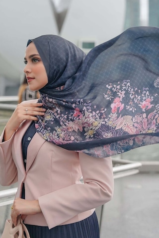 Buttonscarves Singapore Saten Şal - Orchard Road Mavi