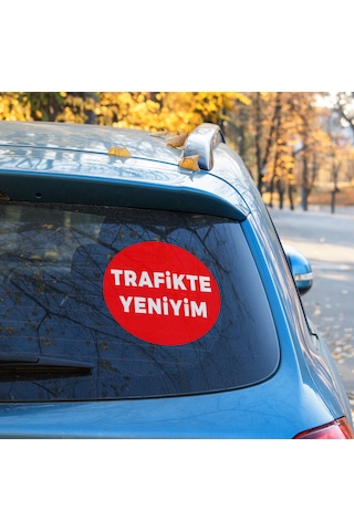 Trafikte Yeniyim Sticker Etiket - 15cm - Kırmızı Renk - Araç Camı İçerisinden Yapıştırılır Kırmızı