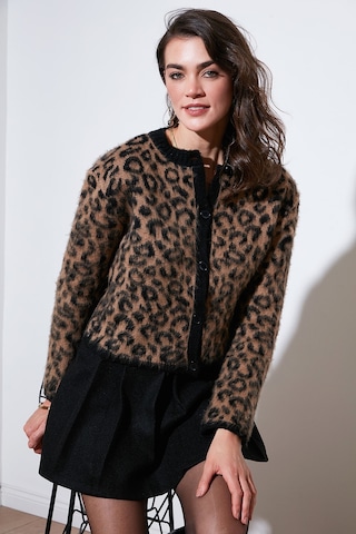 Lela Standart Fit Leoparlı Yumuşak Dokulu Crop Bayan Hırka 4614502 Leopar