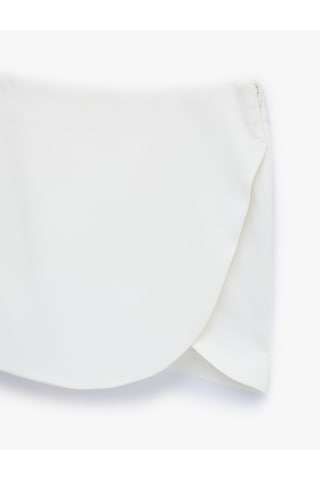 Koton Slim Fit Cepli Kruvaze Süper Mini Şort Etek Beyaz 7wak70022pw