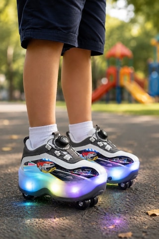 Çocuk Şarj Edilebilir Led Işıklı Paten Ayakkabı Düğmeli Açılır Tekerlekli Beyaz Çocuk Şarj Edilebilir Led Işıklı Paten Ayakkabı Düğmeli Açılır Tekerlekli Beyaz