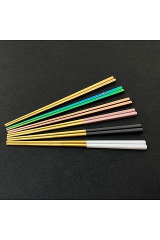 Novahub 10 Adet Yeniden Kullanılabilir 23.5cm Kare Çubuklar, 18/0 Paslanmaz Çelik, Siyah Altın Suşi Hashi, Siyah & Gümüş Renkli, Çevre Dostu, Ce/absertifikalı Gümüş - Siyah