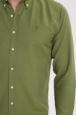 Tudors Erkek Slim Fit Dar Kesim Düz Oxford Armalı Yaka Düğmeli Yeşil Spor Gömlek-42014 Yeşil
