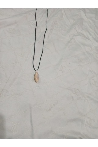 Uzun Deri İpli Denizkabuğu Uçlu Kolye Beyaz