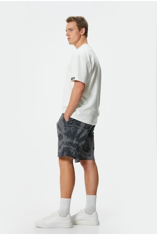 Koton Oversize Bermuda Şort Beli Bağcıklı Soyut Baskılı Cepli Gri Desenli 4sam40024mk Gri