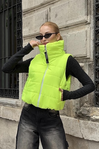 Veraura Lifestyle Neon Yeşil Sırtı Taş İşlemeli Dik Yaka Kısa Şişme Yelek