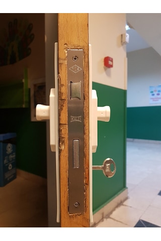 Bariyerli Ve Güvenli Kırılmaz Kapi Kolu Turuncu Ayna