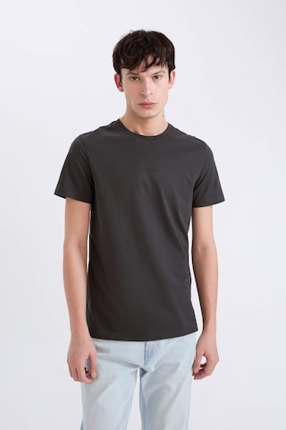 DeFacto %100 Pamuk Slim Fit Dar Kesim Bisiklet Yaka Baskılı Kısa Kollu Tişört D5566AX25SPAR221