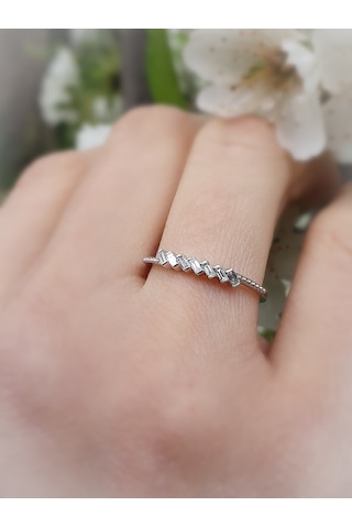 Nadias Jewellery - Pırlanta Minimalist Yüzük