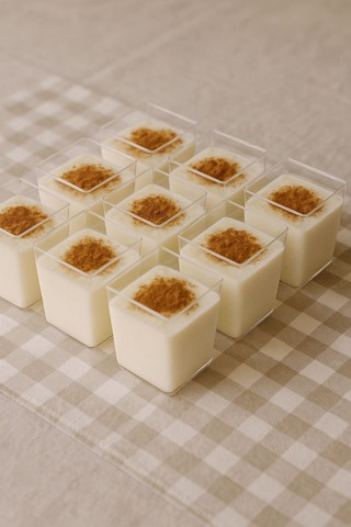 10 Lu Kare Plastik Tatlı Sunum Bardakları Şık Ve Hazır İkramlık Set 220 Ml
