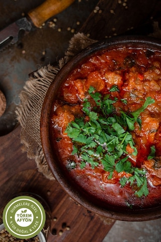 Yörem Afyon Meşhur Şanlıurfa Sofralarının Kara İncisi Güneş Kurusu Hakiki İsot Biberi Capsicum Annuum 110gr.