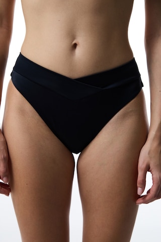 Penti Siyah V Kesimli Bikini Altı