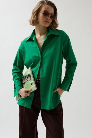 Sırt Dekolteli Bağcıklı Gömlek Yeşil