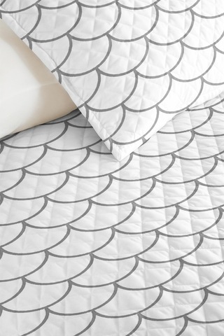 Gri Geometrik Genç Odası Tek Kişilik Pike Takımı - Beyaz Minimal 160x220 Cm Kapitone Yatak Örtüsü Doğal Kabuğu Baharı