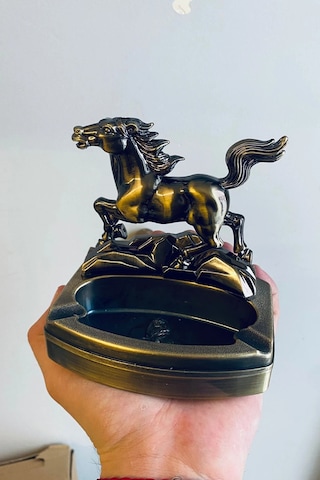 At Figürlü Metal Küllük Ve Çakmak Dekoratif Masaüstü Aksesuar Hediyelik