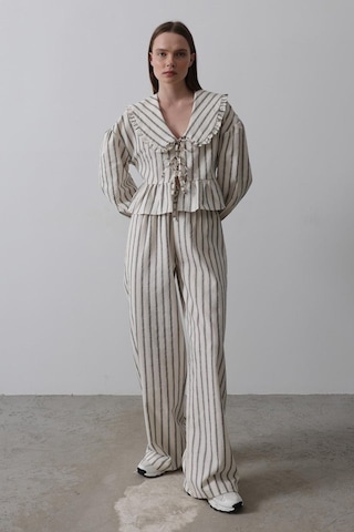 Bebe Yakalı Önü Bağlamalı Takım - Natür Natür