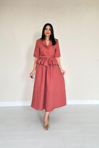 Moccah İnce Kemerli Fırfırlı Ceket Ve Büzgülü Etek Takım Mocca