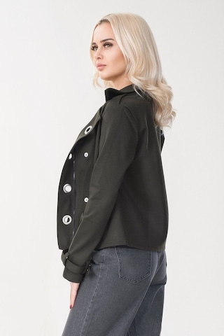 Bold & Young Kadın Viskon Polyester Likralı Kumaş Kol Ucu Toka Bantlı Kuş Gözü Aksesuarlı Çıt Çıtlı Cepli Ceket Haki