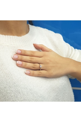 Lova D Renk 0,21 Karat Pırlanta Tektaş Yüzük - IDL Sertifikalı