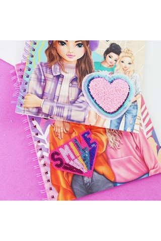 Pop Girl Moda Tasarım Ve Çıkartmalı Boyama Kitabı - Çocuklar İçin Eğlenceli Aktivite Çok Renkli