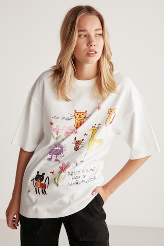 Grımelange Mıllıe Kadın %100 Organik Pamuklu Oversize Kalıp Bol Kesim Baskı Ve Nakış Detaylı Beyaz T-shirt