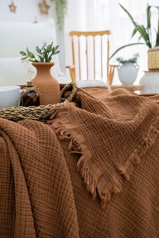 4 Katlı Müslin Yatak Örtüsü - Kahverengi Renk Çift Kişilik Pike
