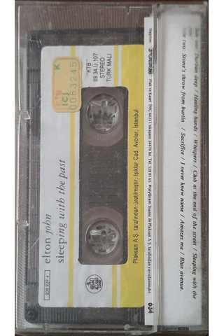 Plak Değildir Kaset Tir Elton Jobn. Sleeping Witb The Past Kase