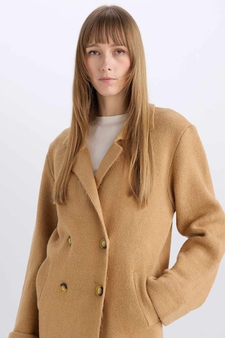 DeFacto Oversize Geniş Kalıp Kruvaze Kapamalı Düğmeli Cepli Ceket K9002AZ24WNBG474 Bej