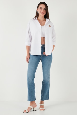 Lela Pamuk Karışımlı Regular Fit Ayıcık Işlemeli Bayan Gömlek 6773106 Beyaz