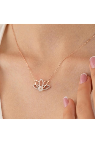 Gümüş Pazarım Lotus Çiçeği Kadın Gümüş Kolye