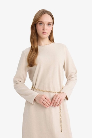 Defacto Regular Fit Bisiklet Yaka Uzun Kollu Kemerli Maxi Elbise G1885ax25wnbg387 Bej-bg387