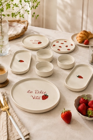 Vita Berry 10 Parça 4 Kişilik Çilek Desenli Stackable Seramik Kahvaltı Ve Sunum Seti Beyaz