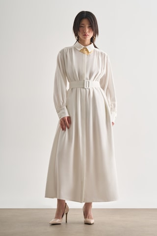 Mizalle Tencel Dokulu Pile Detaylı Kemerli Maksi Ekru Elbise Ekru